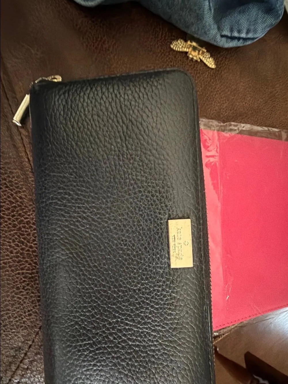 MK Black Leather Zip Wallet - Classic Organizer